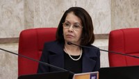 Ministra Laurita Vaz, presidente do CJF, durante sessão em Porto Alegre (Foto: Comunicação TRF4)