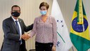 Ministro Humberto Martins e a atriz Maria Paula, presidente da Embaixada da Paz